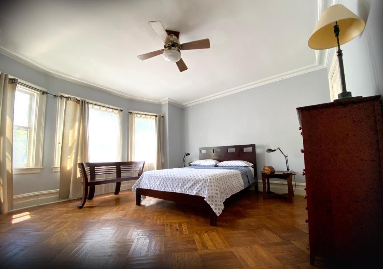 Spacious Bedroom In A Brooklyn House Shared With Host New York Kültér fotó